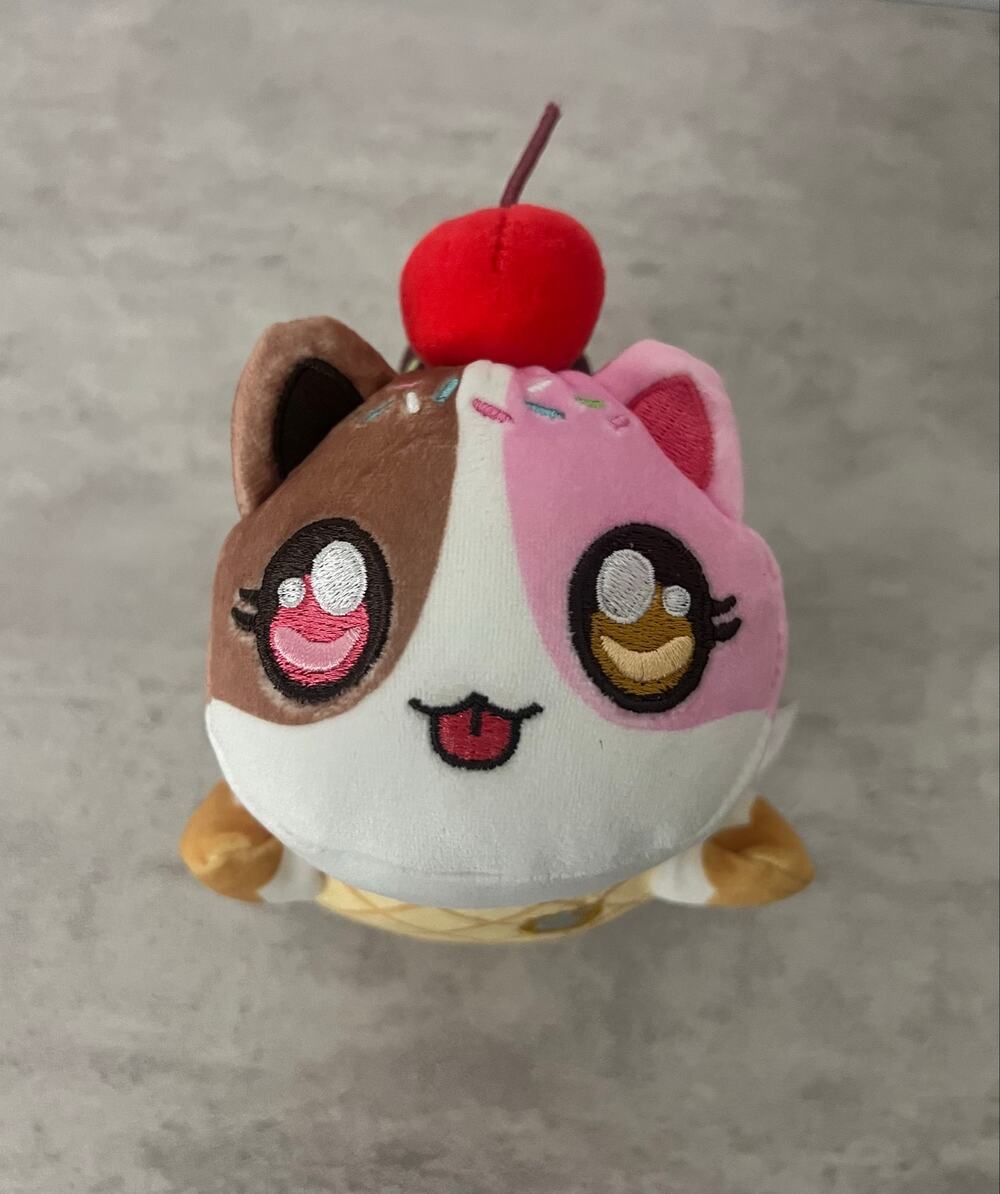 Aphmau Meemeowa Cat Ice Cream Neapolitan Stuffed Animal Plush Limited Edition